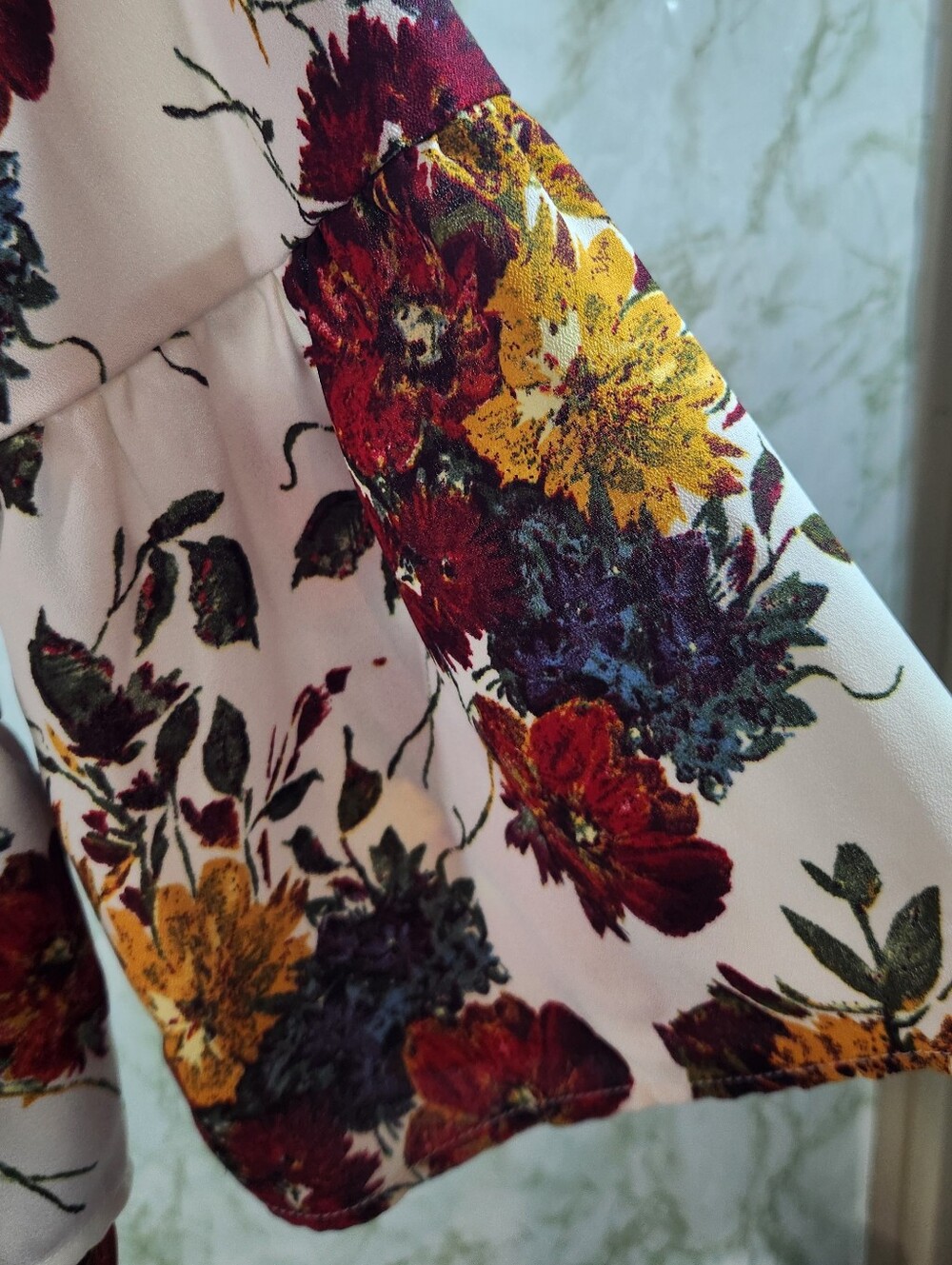 TIME and TRU Pretty Tiered Floral Top - Picture 6 of 10